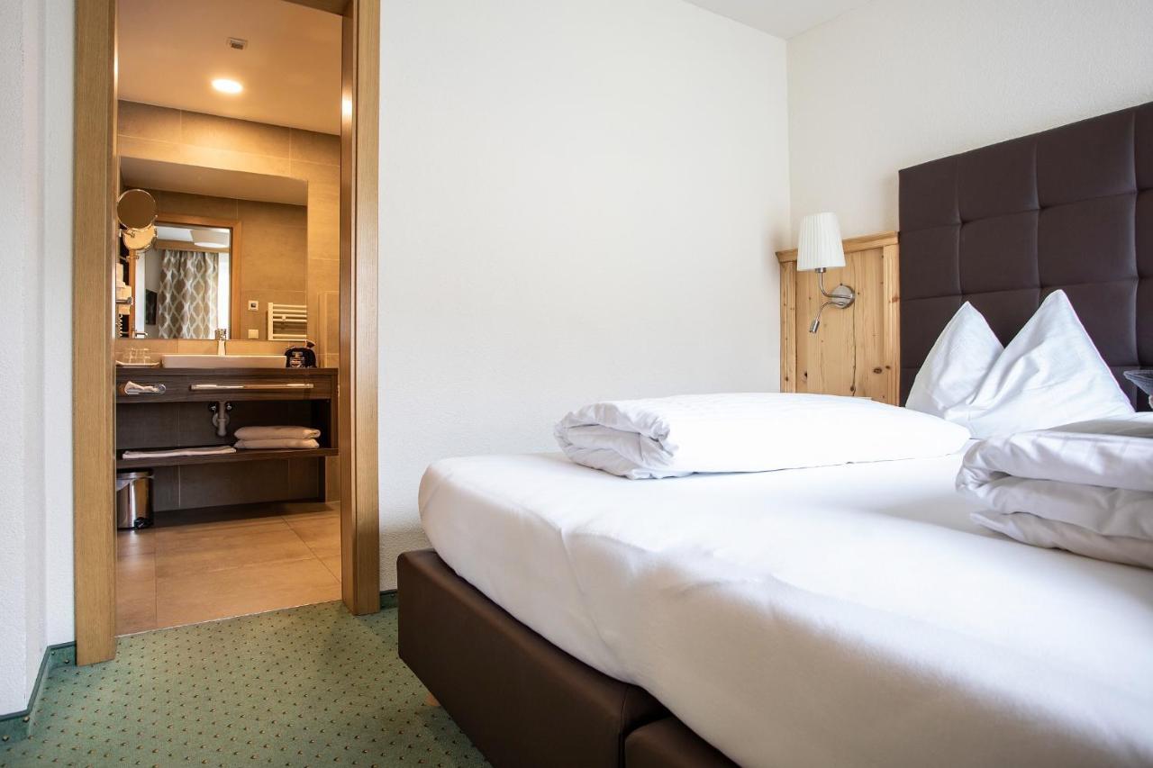 Hotel Zum Hirschen イムスト エクステリア 写真