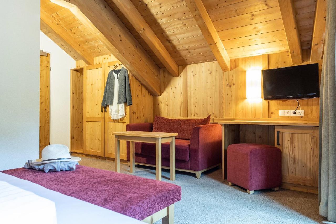 Hotel Zum Hirschen イムスト エクステリア 写真