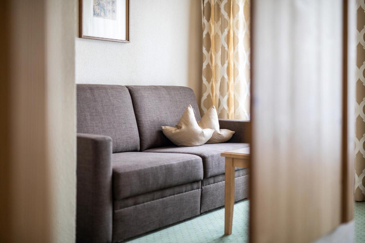 Hotel Zum Hirschen イムスト エクステリア 写真