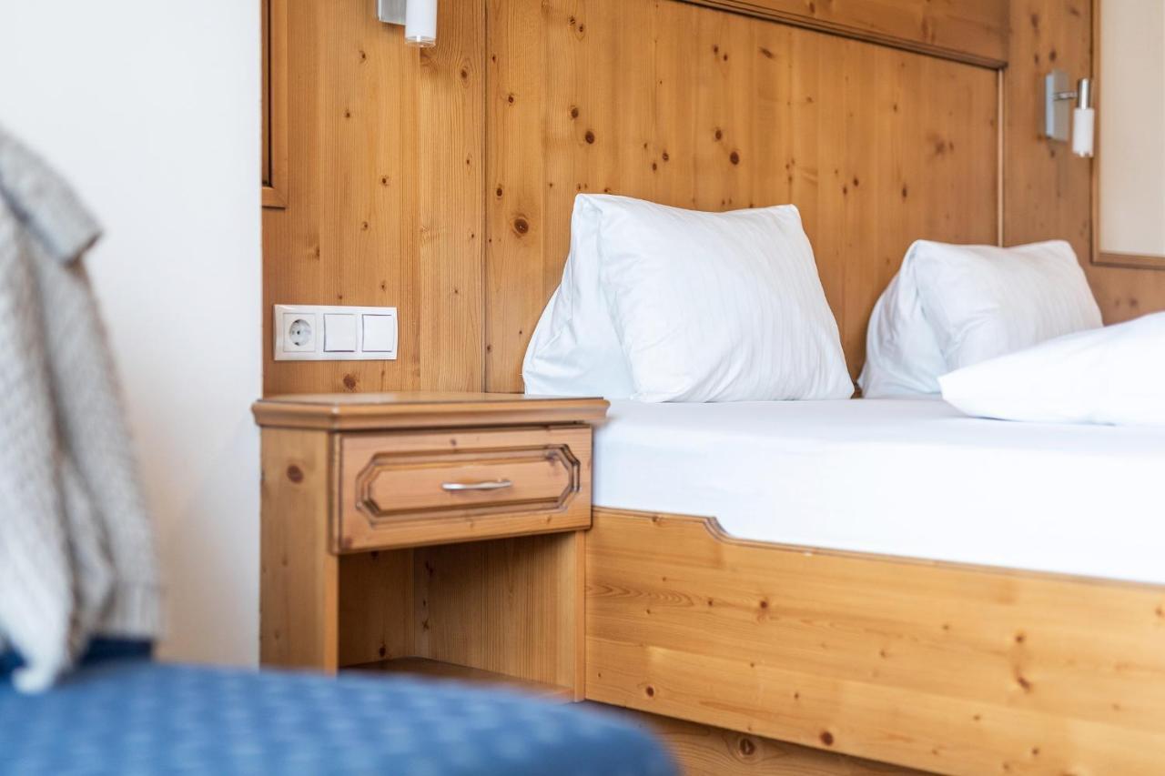 Hotel Zum Hirschen イムスト エクステリア 写真
