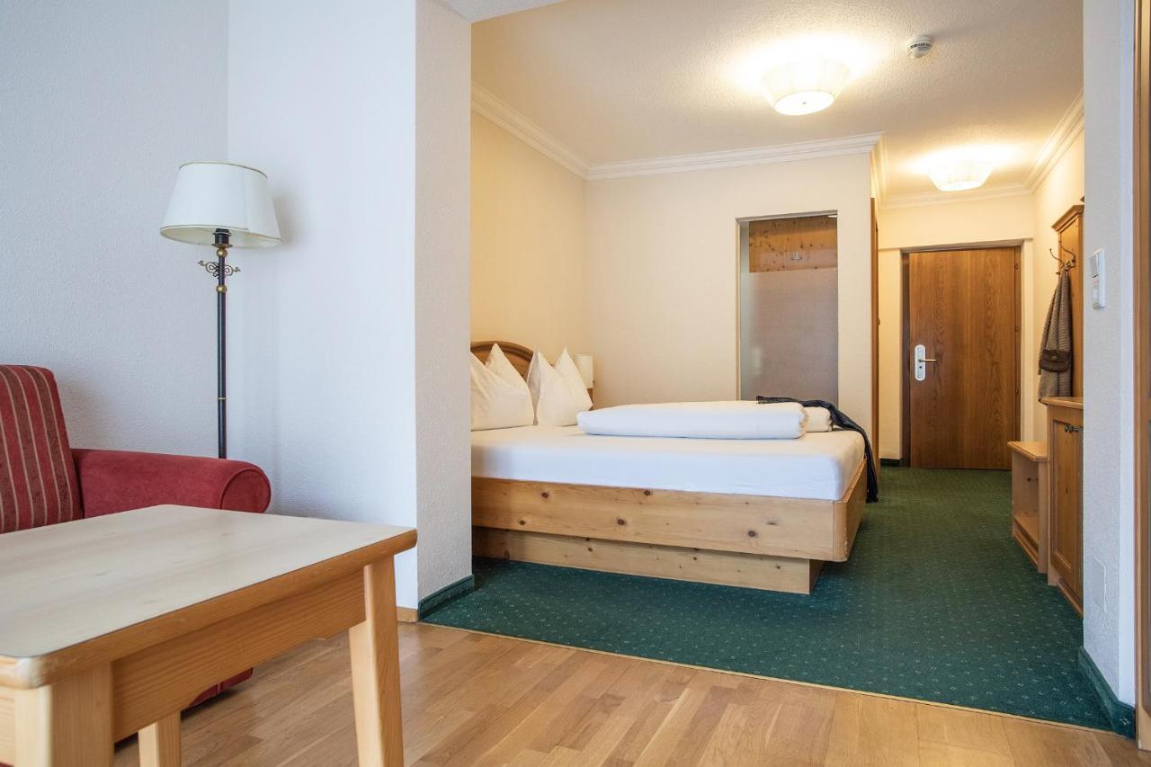 Hotel Zum Hirschen イムスト エクステリア 写真